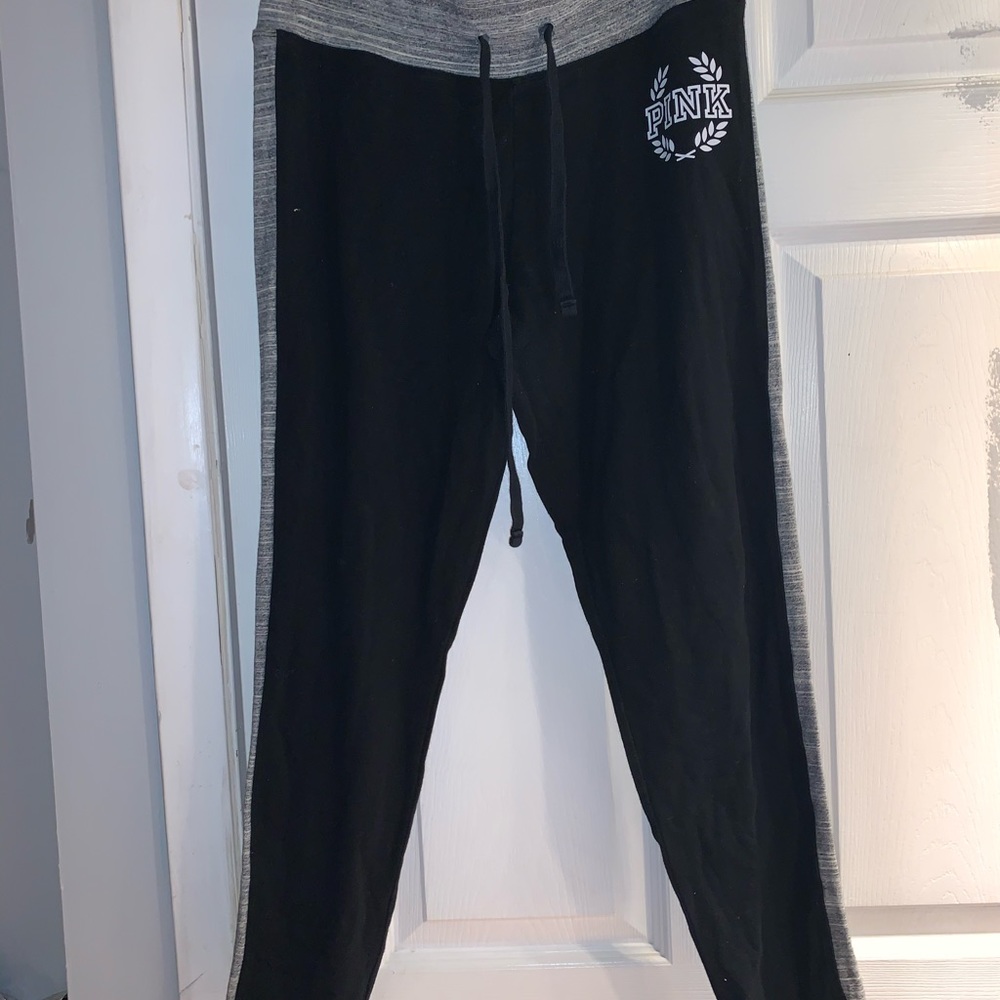 Vs pink jogger !